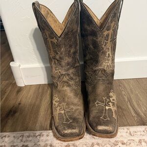 Circle G Brown Heeled Boots with Cross Design